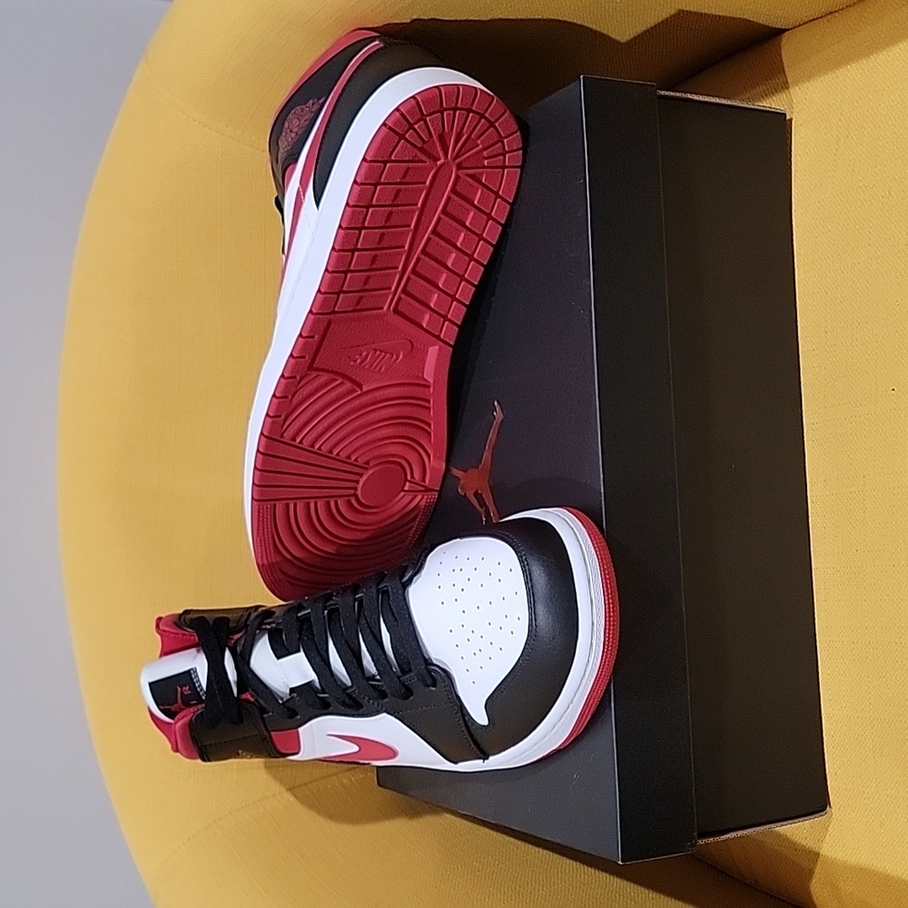 Jordan 1 mid - Picture 2 of 3